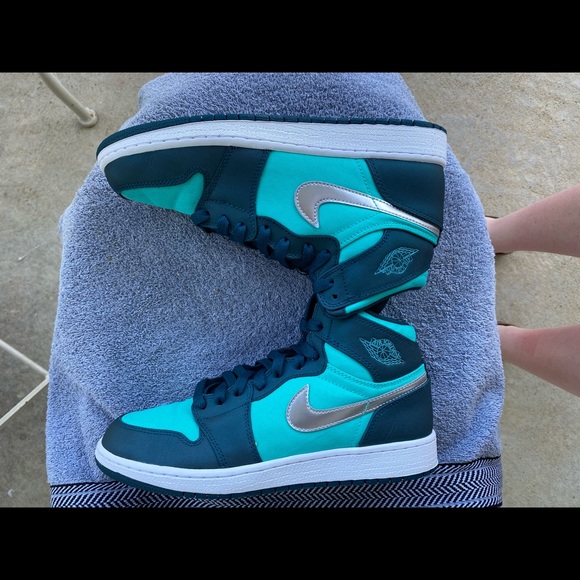 Nike Air Jordan 1 Mid Gs Hyper Jade 7Y 8.5W - Picture 4 of 8